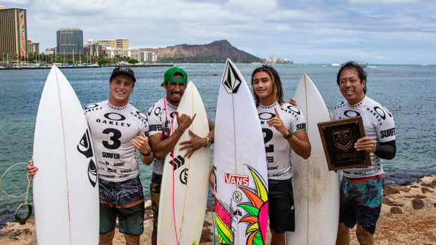 Ala Moana Bowls - Surfer