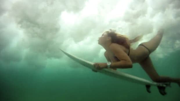 erica hosseini surfing