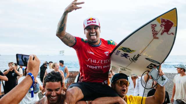 italo ferreira gets chaired after winning 2024 tahiti pro