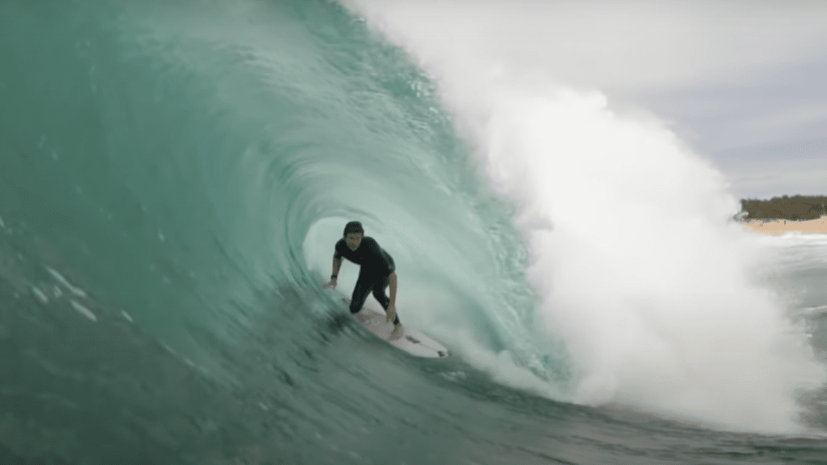 Surfing Super Smooth Waves - Surfers Paradise and Straddie 