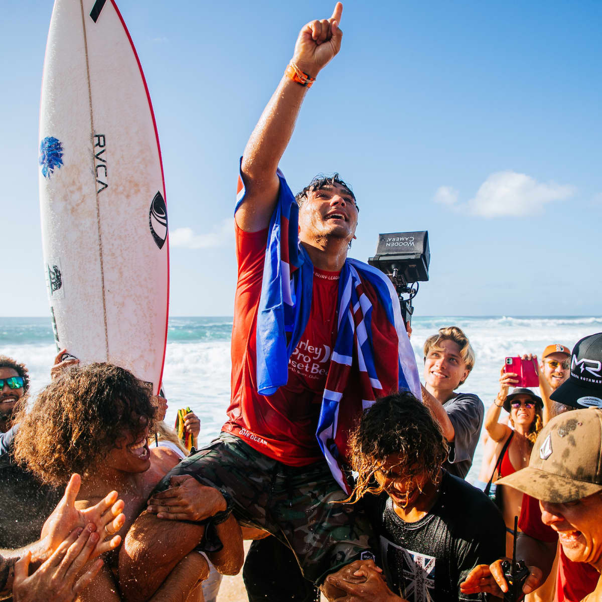 Hawaii's Barron Mamiya wins first career Championship Tour event at Sunset  Beach to become top ranked surfer in the world