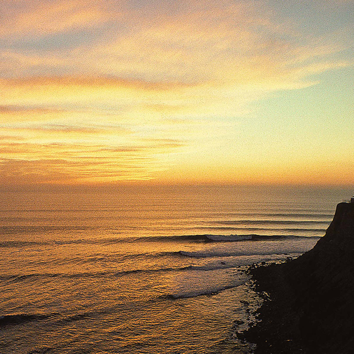 Gang mentality' of middle-age surfers keeps outsiders off Palos Verdes  Estates waves - Los Angeles Times