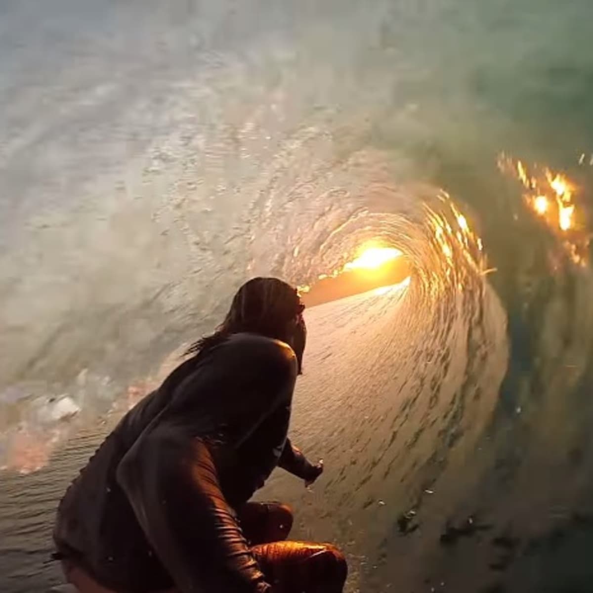 Relax with this gorgeous 360 VR surfing video