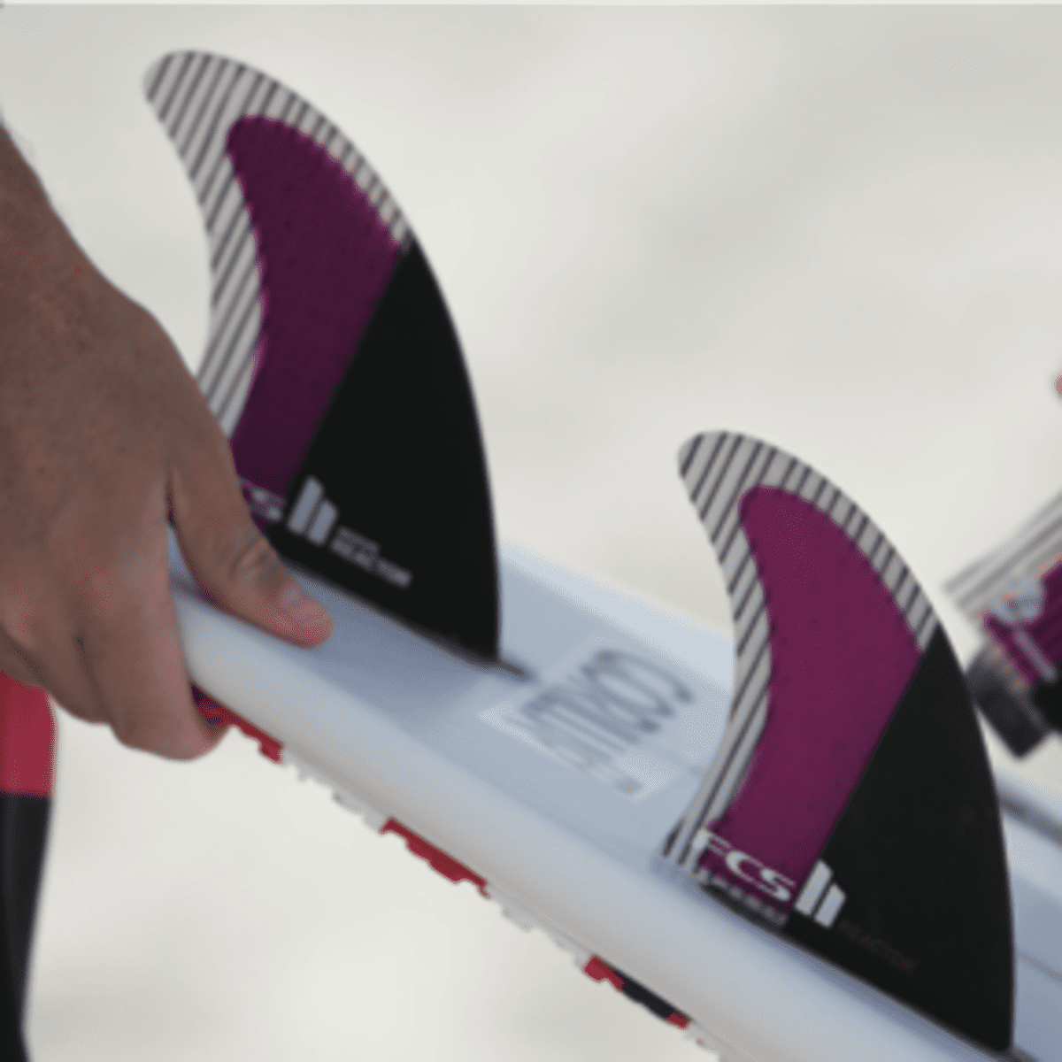 INTRODUCING FCS II THE NEW WORLD STANDARD FIN SYSTEM - Surfer