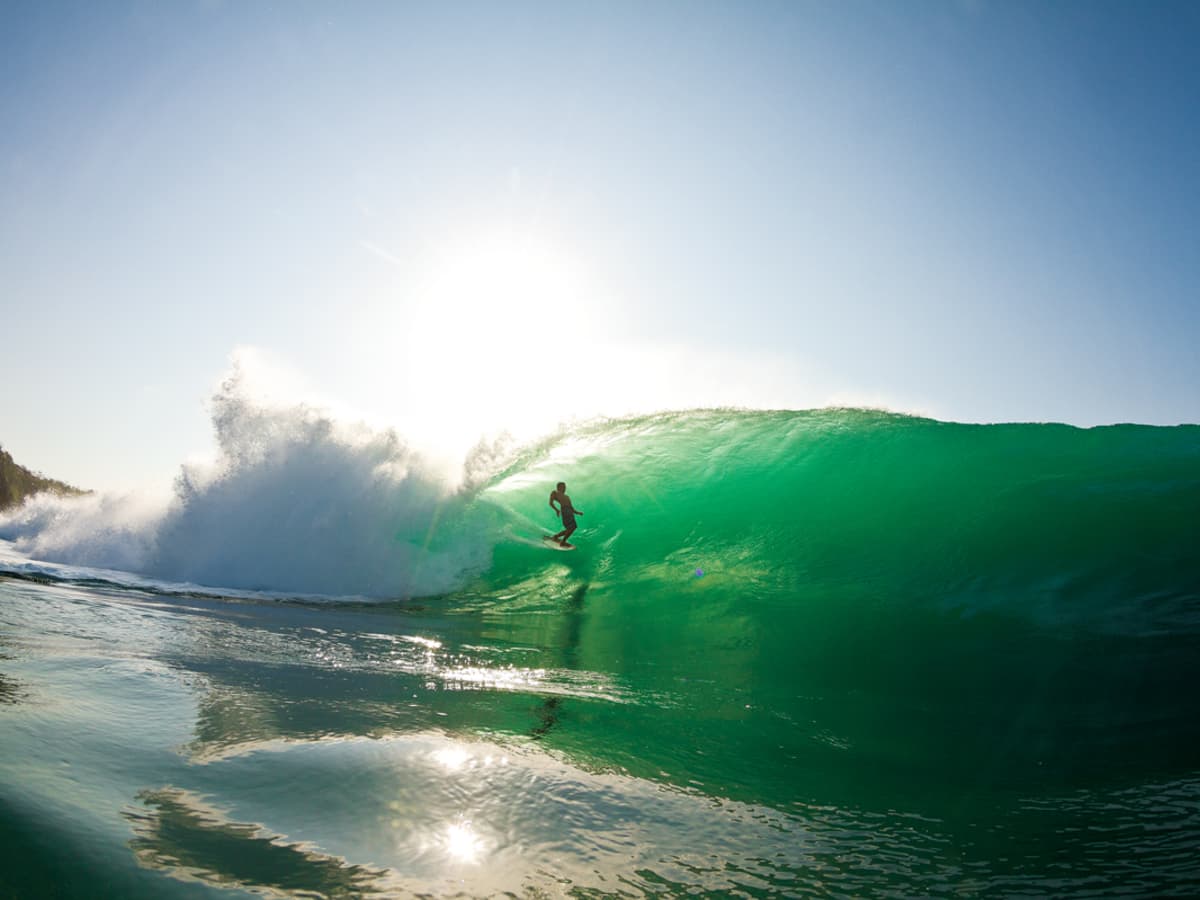 Snowfall in Bali - Surfer