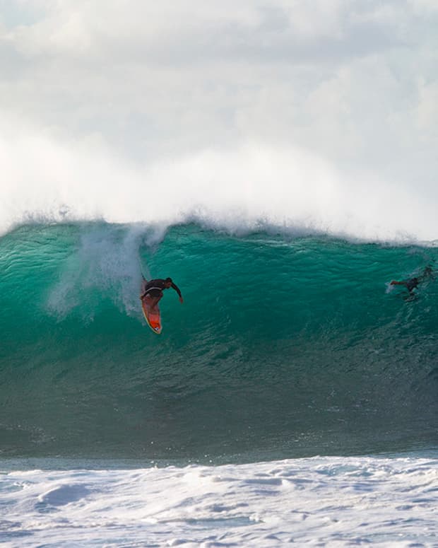 How To Survive the North Shore - Surfer