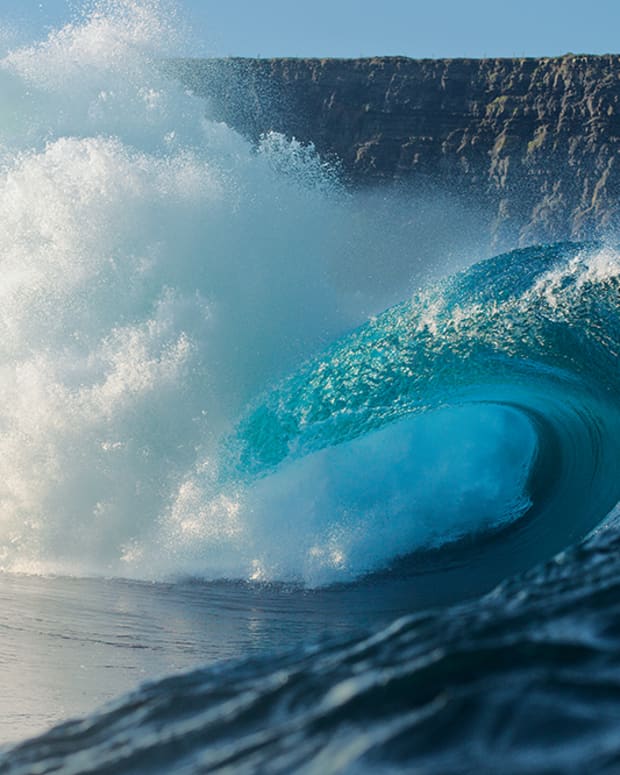 Massive Ireland - Surfer