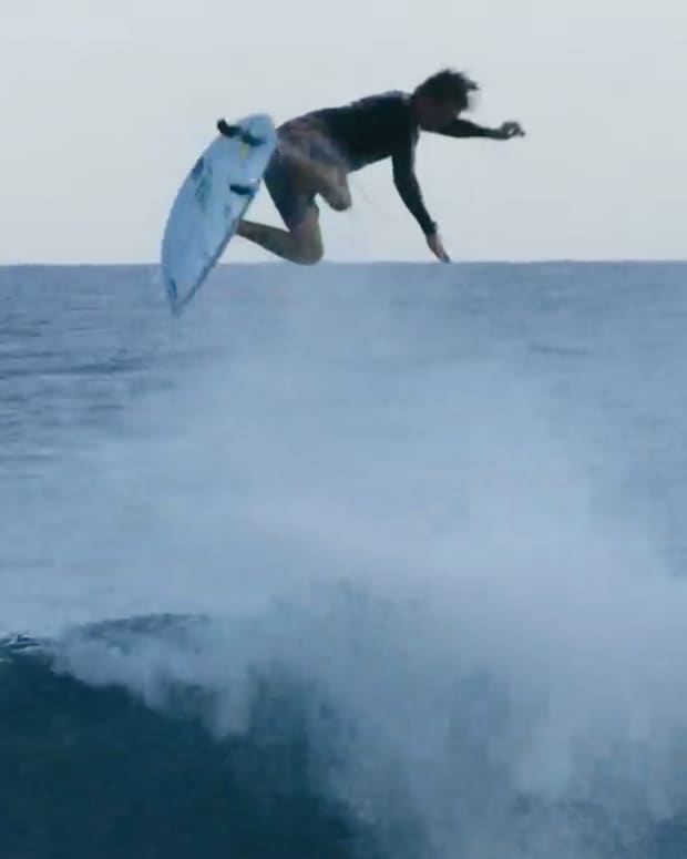 How to do an alley-oop in surfing