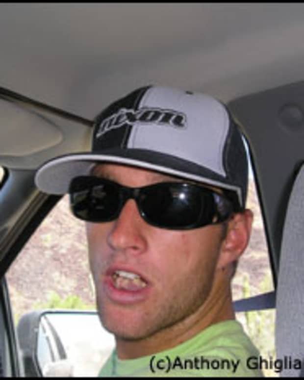 Josh Kerr's sunglasses: Where to buy his Oakley sunglasses