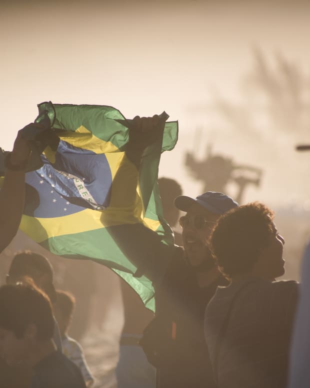 Passionate Brazilian surf fans petition Rio de Janeiro mayor to