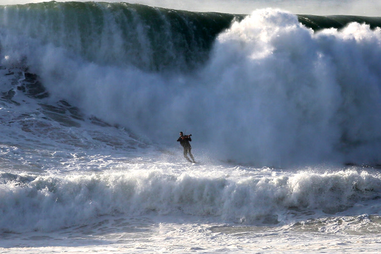 Nuno Santos Played The Violin On A Wave At Nazare - Because 2015