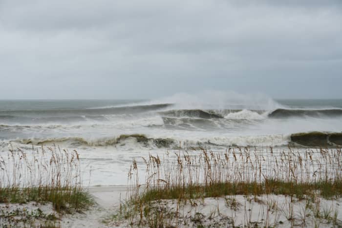 Hurricane Michael Sends Waves to Pensacola Before Making History ...