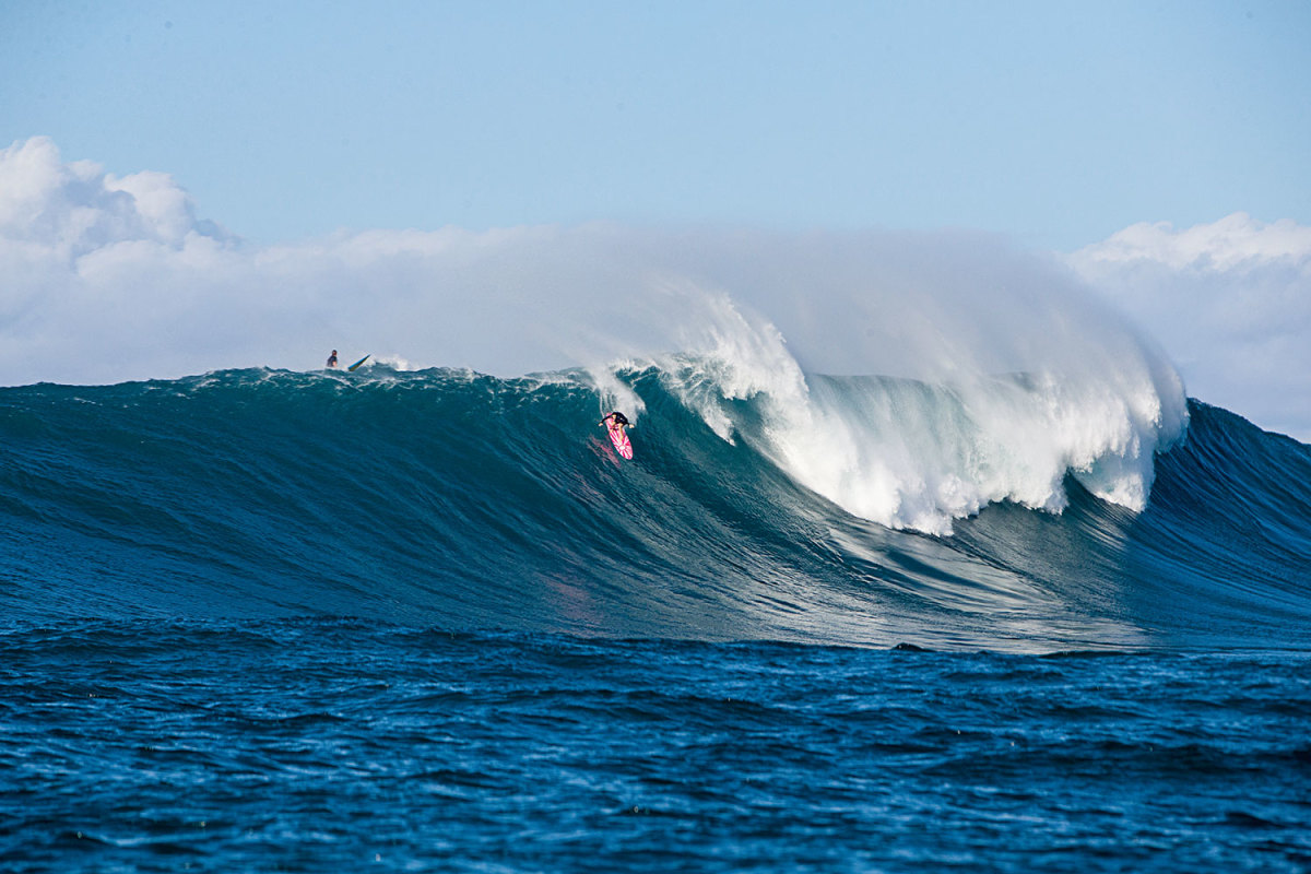 How Female Surfers Won the Pay-Equity Fight - The Atlantic