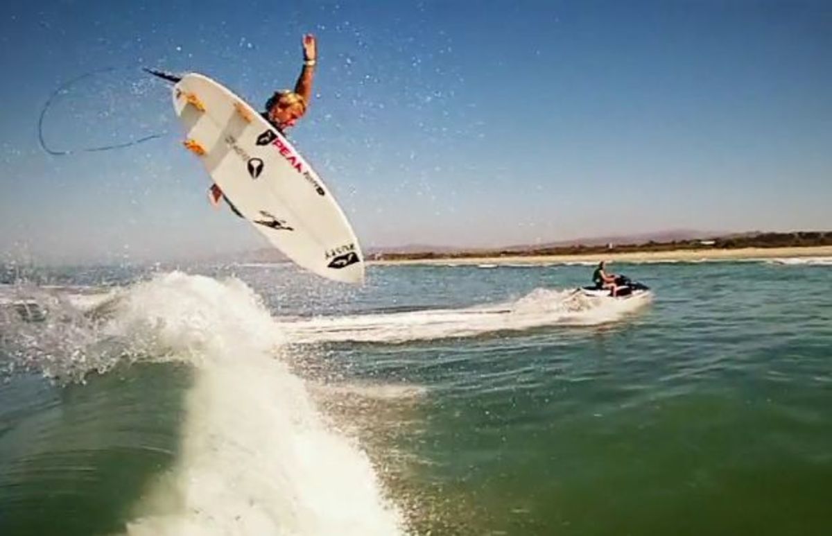 Josh Kerr + Jordy Smith // Southern California // 3:59 - Surfer