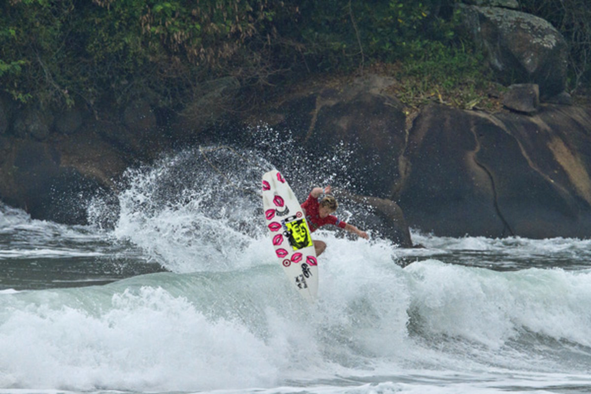 Kolohe Andino Wins the ASP 6-Star SuperSurf Internacional in Brazil - Surf  Guru Surf News