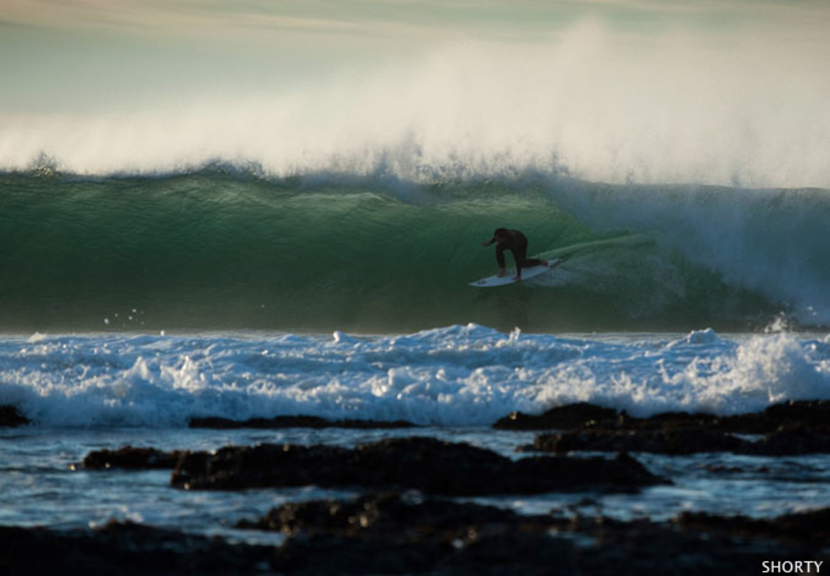 Mark Occhilupo Prepares For Battle against Tom Curren - Surfer