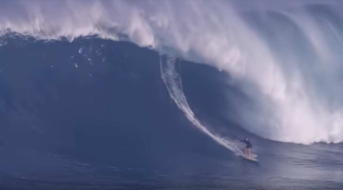 The 39-Year-Old Mother and Paramedic Who Broke a Big-Wave World Record ...