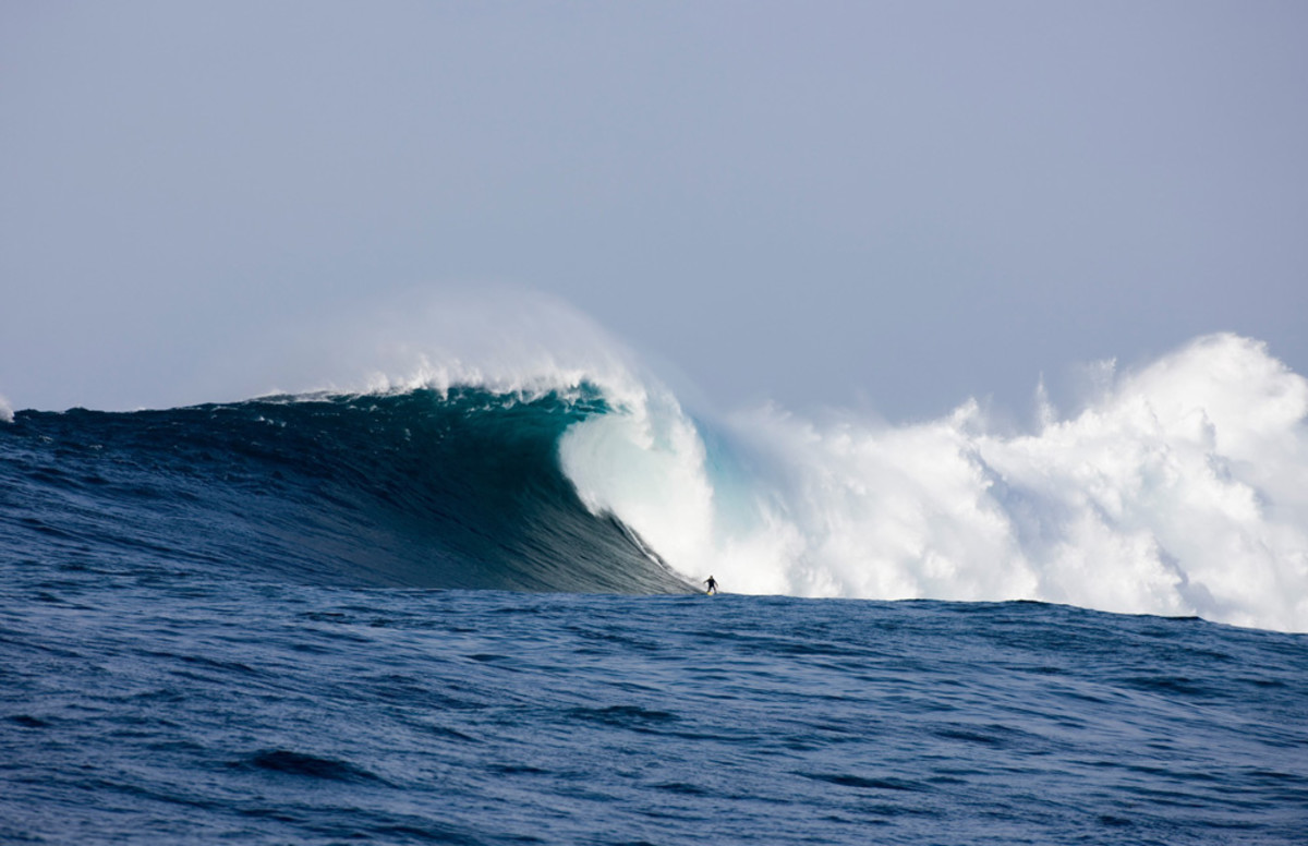 Is This Wave a World Record? - Surfer