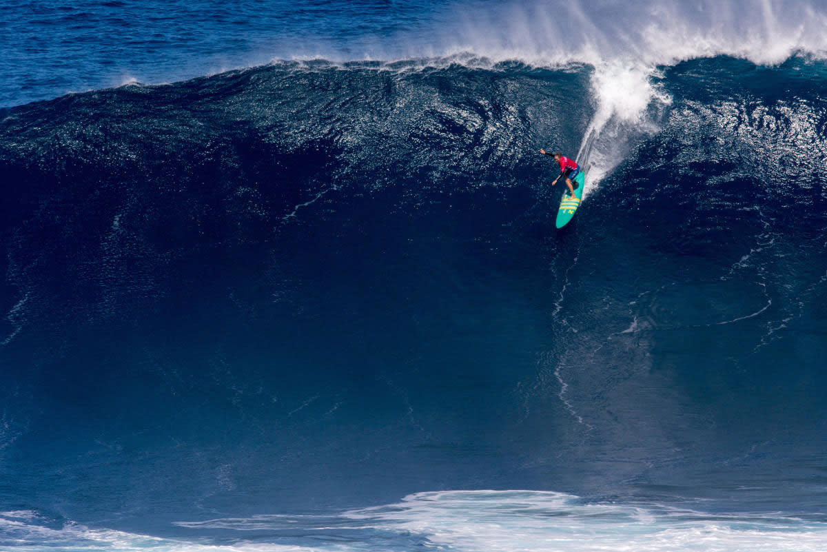 Ian Walsh and Paige Alms win the Pe'ahi Challenge - Surfer