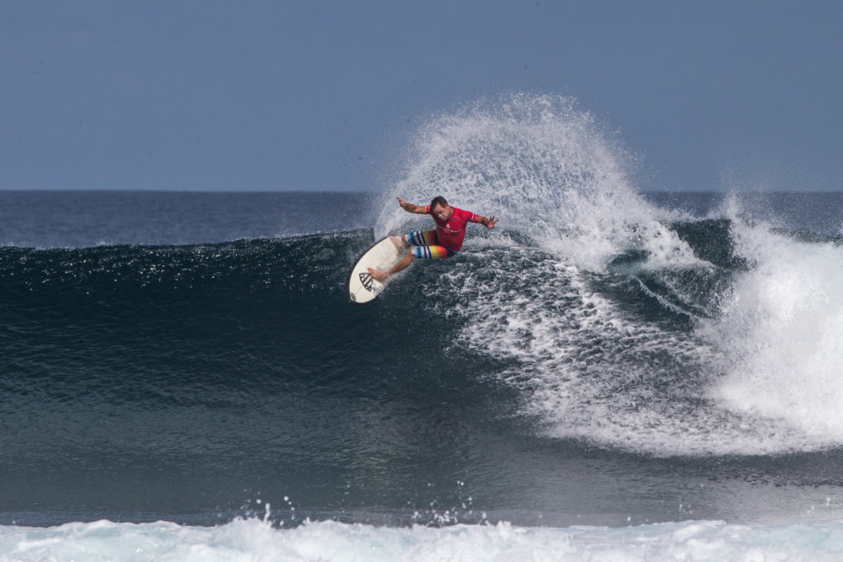 Knox Wins Twin Fin Division of 2014 Four Seasons Surfing Maldives - Surfer