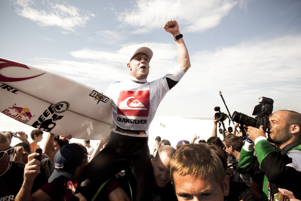 2010 Quiksilver Pro France: Mick Fanning Victorious - Surfer