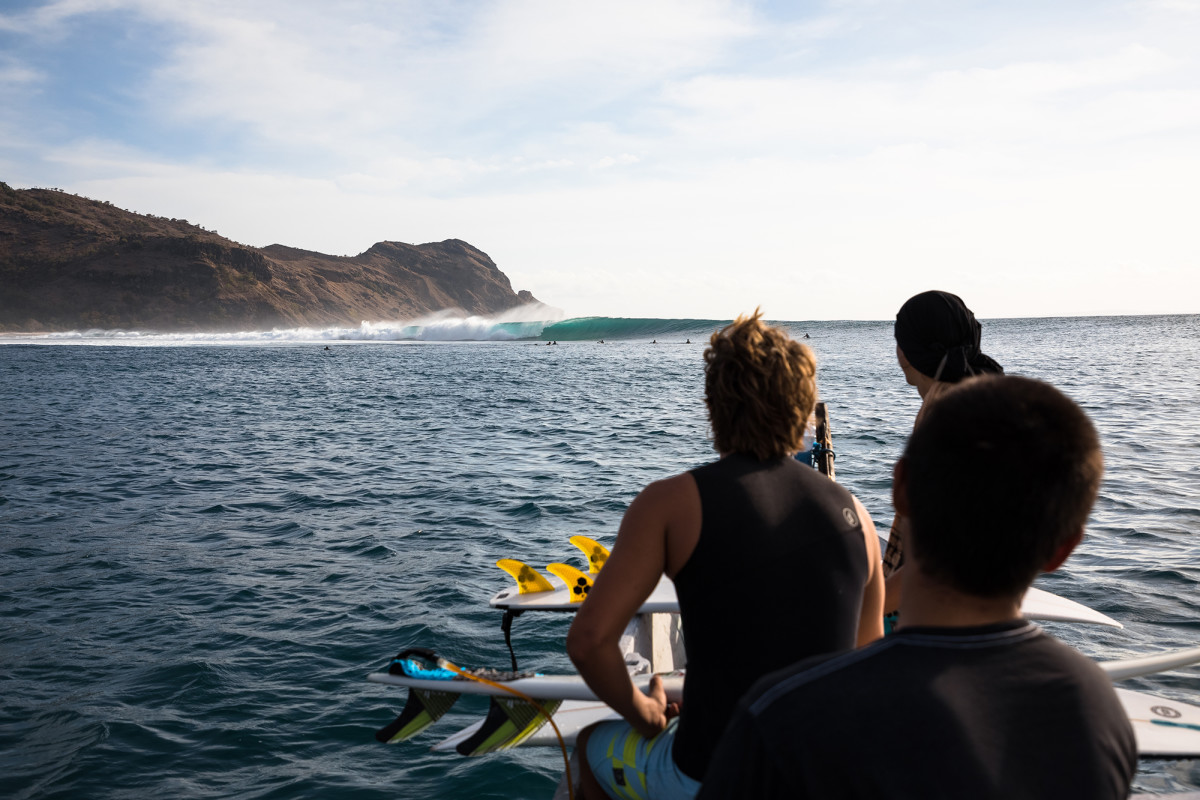 Photos: Scoring Scar Reef - Surfer