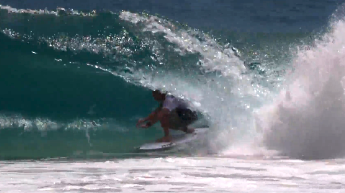 Mick Fanning Checks Into Snapper Rocks Barrels - Surfer