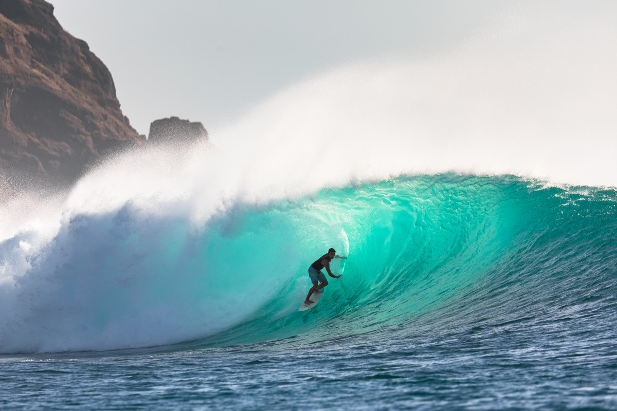 Photos: Scoring Scar Reef - Surfer