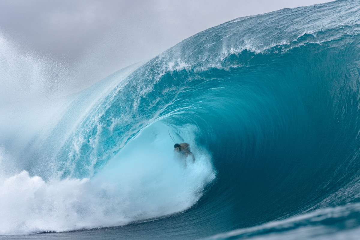 Mikey Wright was definitely one of the standout visiting surfers to Teahupo’o for the big swell. He picked some really dramatic waves and made nearly all of them except for this wave that destroyed him on the west bowl.