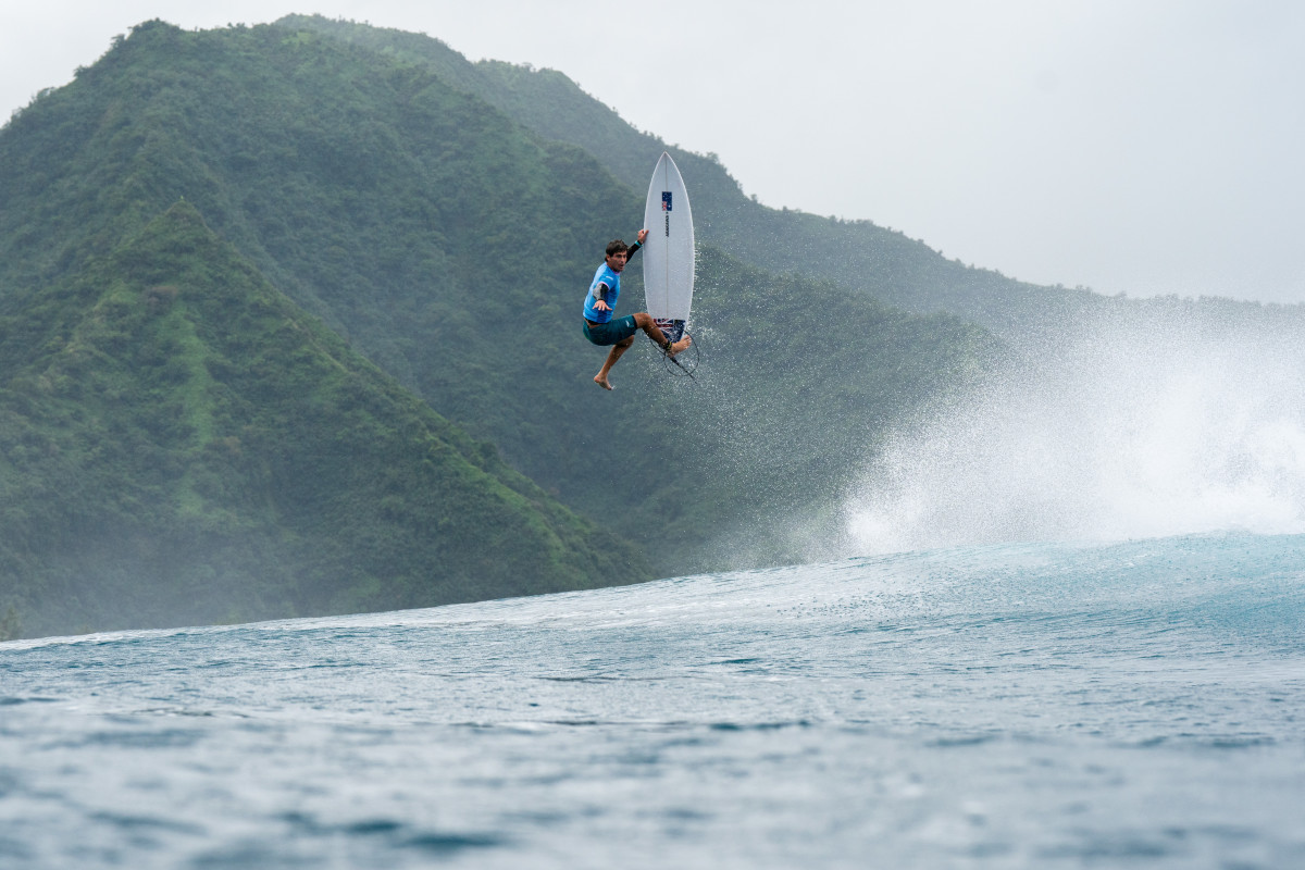 Gold Medal Contenders Emerge on Olympic Surfing Day Four - Surfer