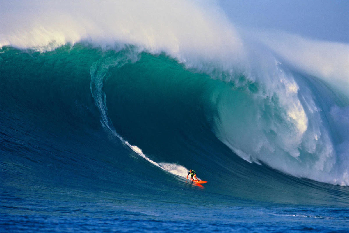 Perfection and chaos: massive swell hits Oahu's outer reefs