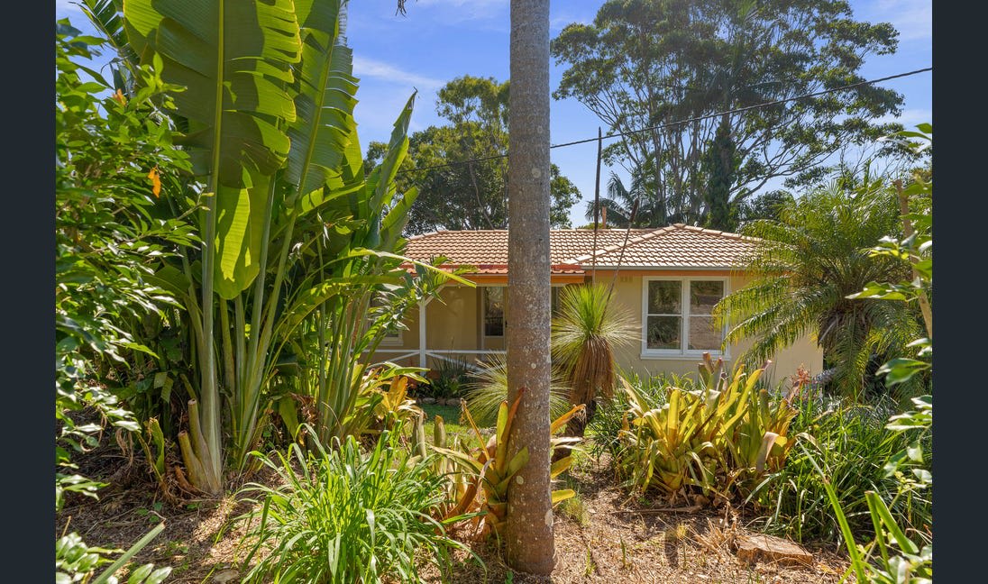 inside-8x-surfing-champion-stephanie-gilmore-s-2-7-million-aud-byron